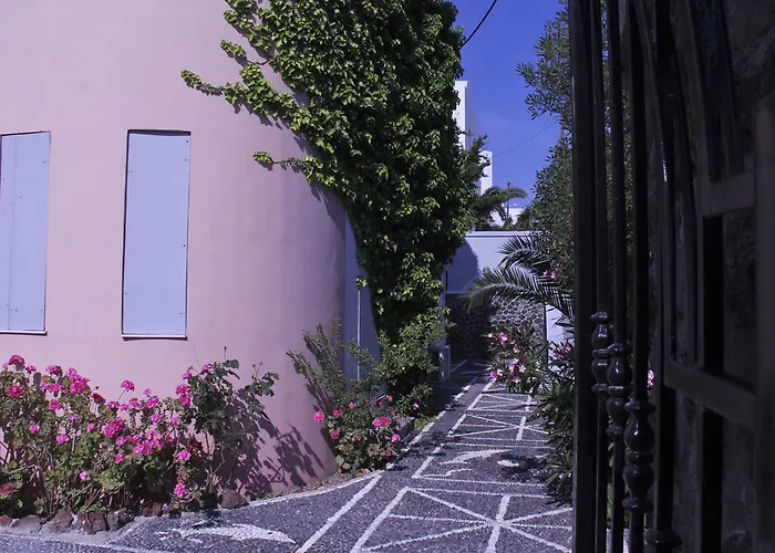 New Haroula 3* Fira (Santorini)