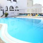 New Haroula Ξενοδοχείο Φηρά