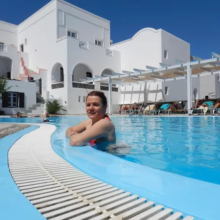 Hotel New Haroula 3*