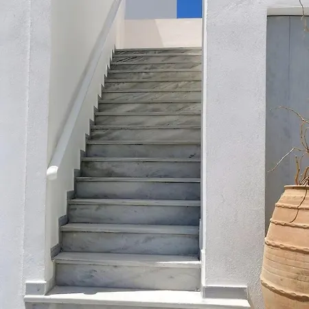 New Haroula 3* Fira (Santorini)