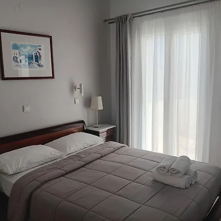 Hotel New Haroula Fira (Santorini)