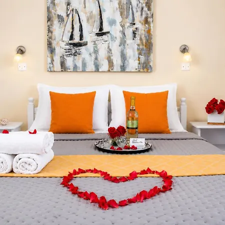 New Haroula Hotel Fira (Santorini)