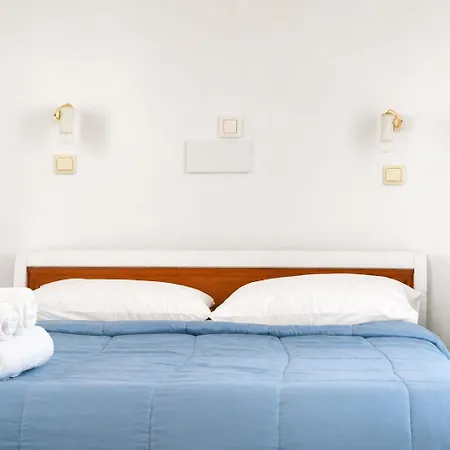 Hotel New Haroula Fira (Santorini)