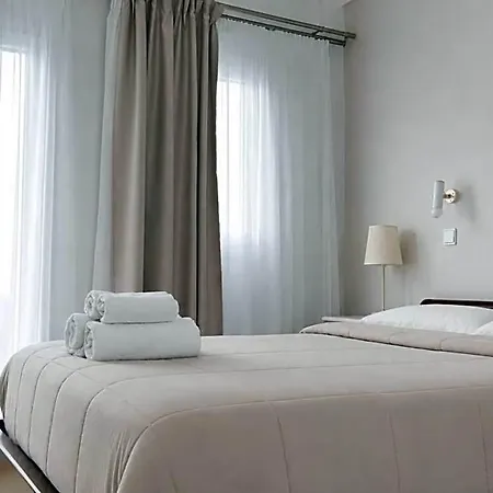 New Haroula 3* Fira (Santorini)