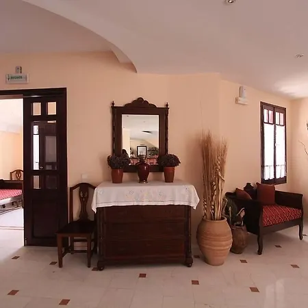 Hotel New Haroula 3*
