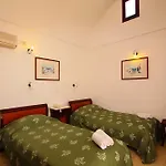 新哈罗拉酒店 3* 费拉