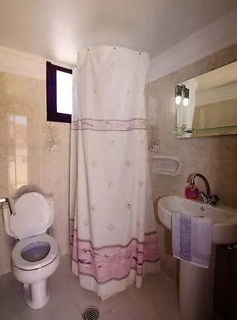 מלון New Haroula 3*
