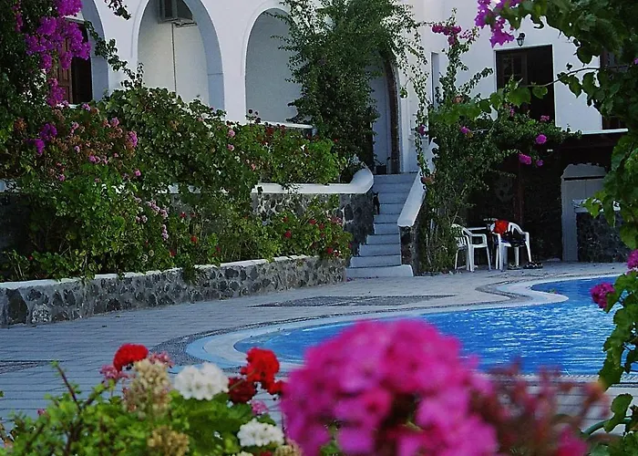 Hotel New Haroula Fira (Santorini)