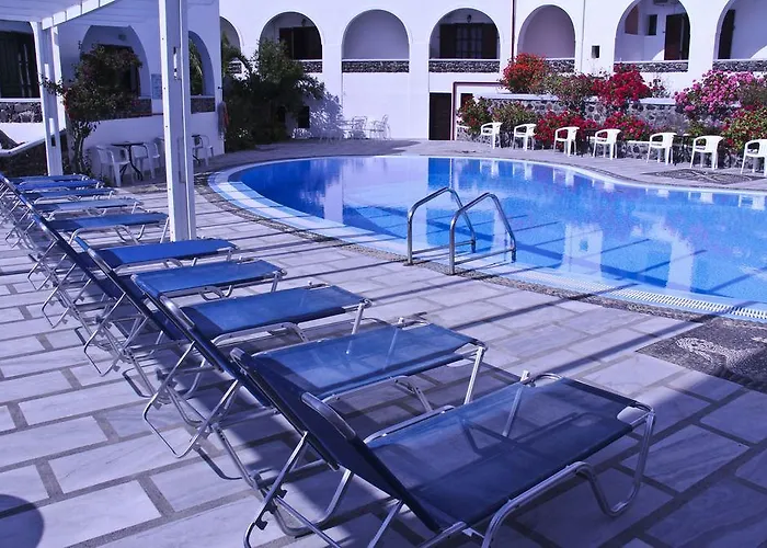 Hotel New Haroula Fira (Santorini)