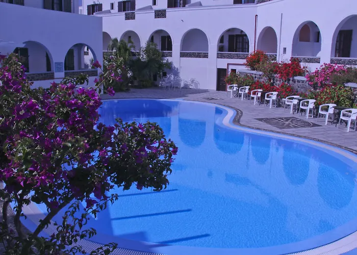 Hotel New Haroula 3*